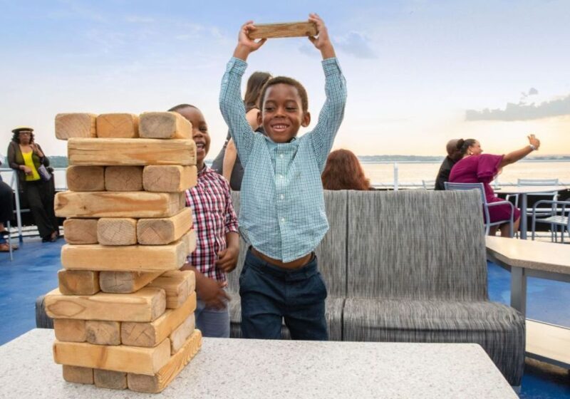Philadelphia: Thanksgiving Early Dinner Cruise - Who Will Love This Cruise?