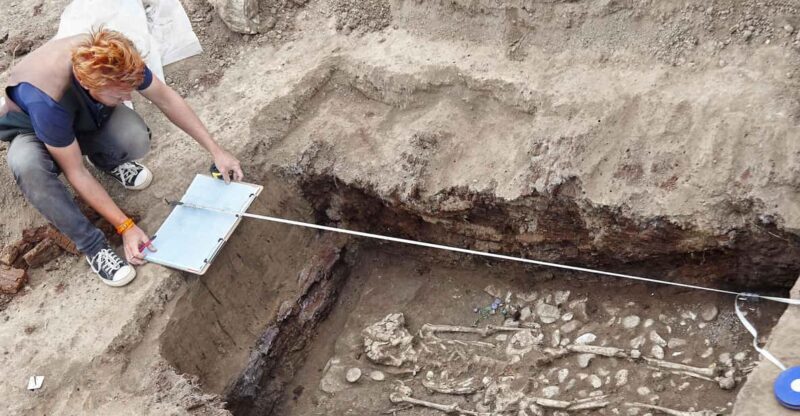 Philadelphia's Dead: Eerie Exploration of Forgotten Graves - Practical Tips for Your Visit