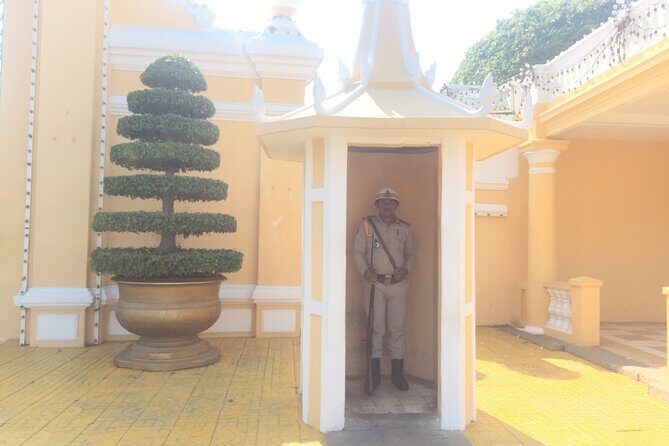 Phnom Penh killing field Private Tour - Exploring Phnom Penh’s Historic and Cultural Layers