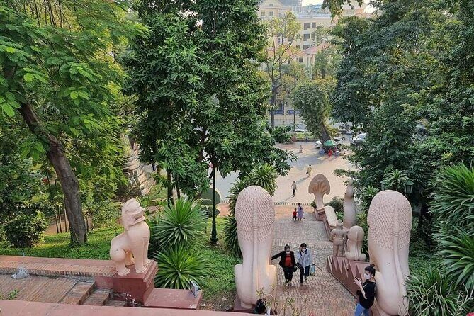 Phnompenh a day tour excursive with guide and driver - An In-Depth Look at the Itinerary