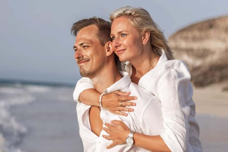 Photo shoot in Fuerteventura (south) with a professional photographer for special holiday moments - Pricing and Value