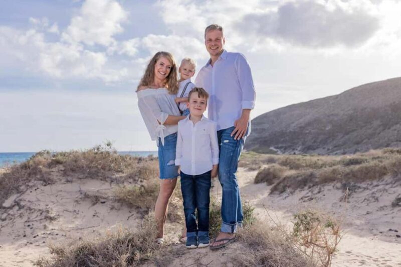 Photo shoot in Fuerteventura (south) with a professional photographer for special holiday moments - The Sum Up