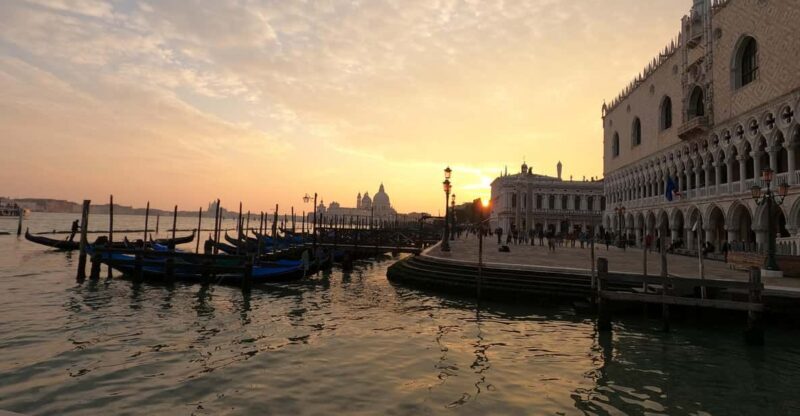 Photo with a professional photographer in Venice - What to Expect from the Experience