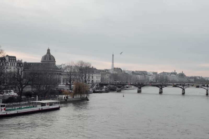 Photo Workshop in Paris sightseeing Notre Dame and Louvre - FAQs