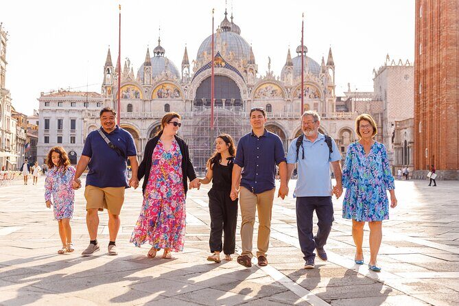 Photographer and Professional Photoshoot in Marseille - Who Will Love This Experience?