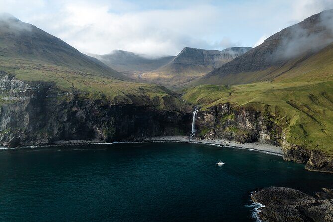 Photography Boat Tour in Vágar - Who Should Consider This Tour?
