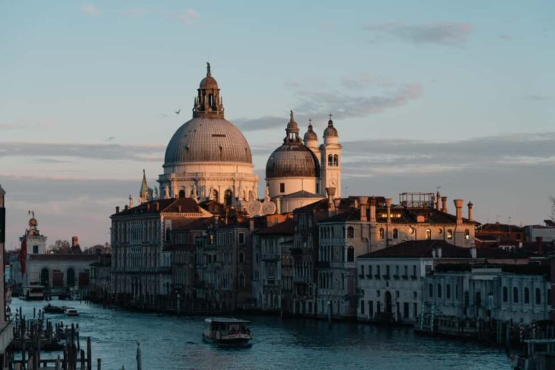 Photography Walk with your phone! Venice hidden gems - Who Is This Tour Best For?