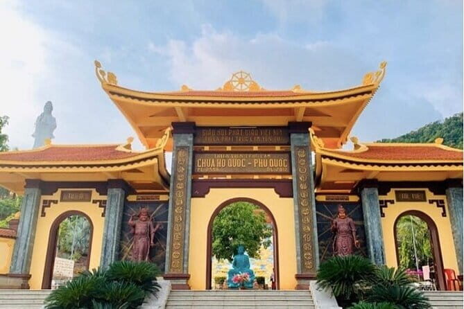 Phu Quoc Land Tour: Discover South Island 1Day Tour with lunch - Spiritual and Historical Insights: Ho Quoc Pagoda and Phu Quoc Prison