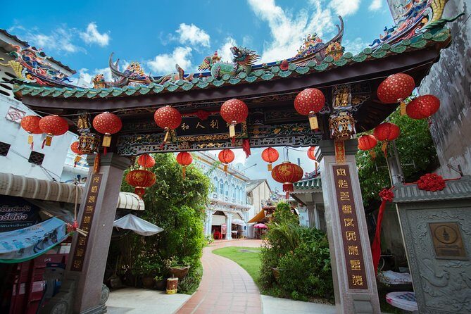 Phuket Private Local Guide Customized Sightseeing Tour (8 hrs) - Who Should Book This Tour?