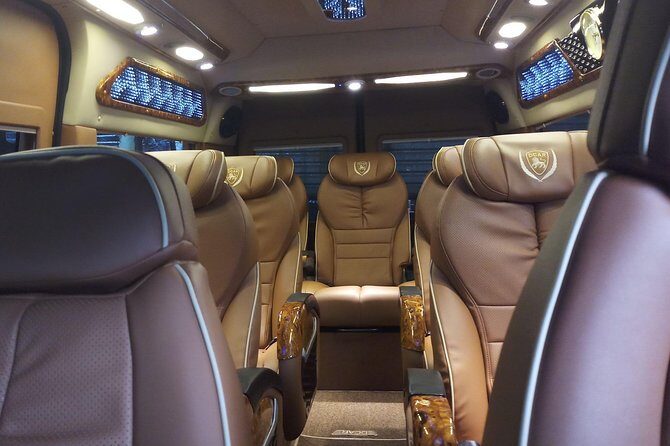 Pick up Da Nang Airport to Hue city by Private 9s Limousine, go by Hai Van Pass - Key Points