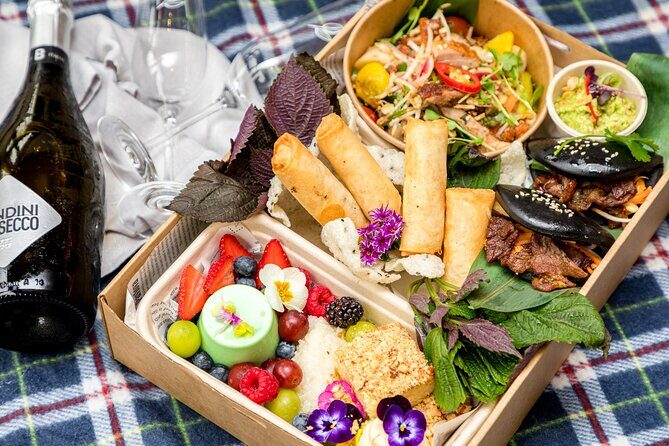 Picnic in the Royal Botanic Gardens for 2 - Authentic Reviews: What Travelers Say