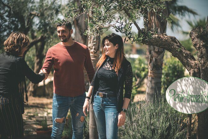 Picnic on the lawn -aromatic garden and winery - FAQ