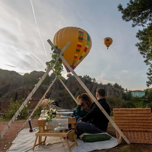 Picnic with a View: Belogradchik's Breathtaking Romance - Key Points