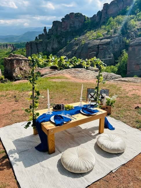 Picnic with a View: Belogradchik's Breathtaking Romance - Notable Highlights and Reviewer Insights