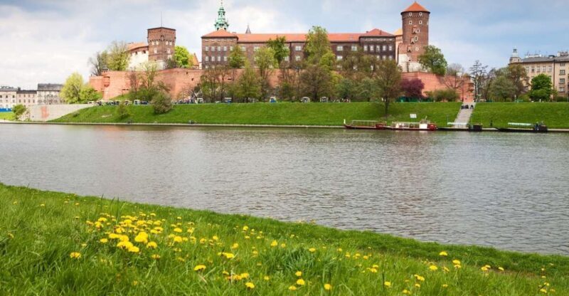 Picturesque Cruise on the Vistula in the Heart of Krakow - FAQ