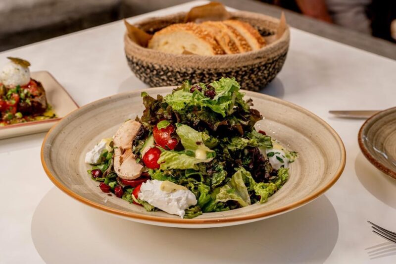 Picturesque Santorini, tradition and culture_Tour in Spanish - A Deep Dive into the Santorini Cultural Experience