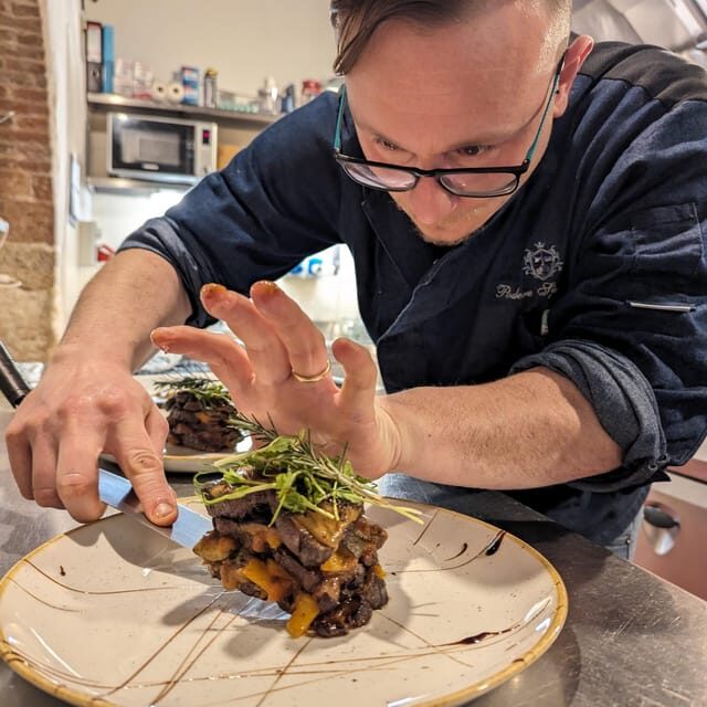 Pienza: Typical Gourmet Lunch at Ancient Tuscan Farmhouse - The Setting and Atmosphere