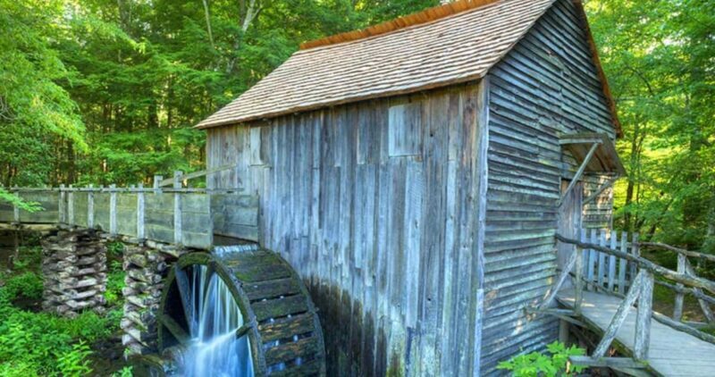Pigeon Forge: Cades Cove Tour in a Pink Panorama Van - The Heart of the Tour: Cades Coves Historic and Natural Attractions