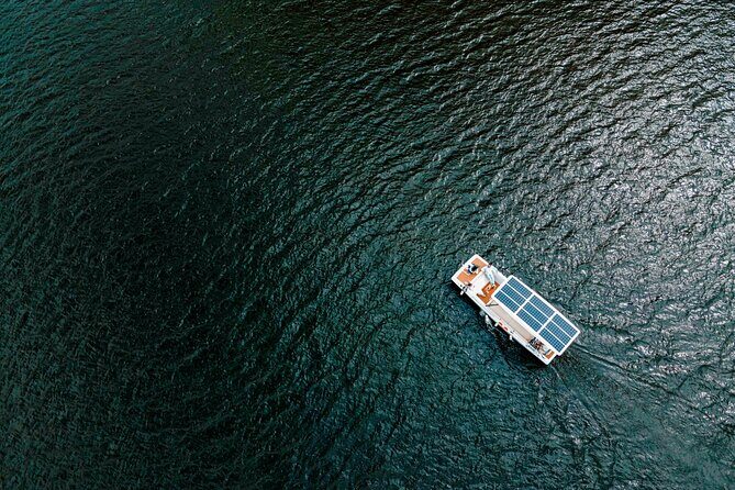 Pinhão: Electric Boat Experience 1h - Taste of Two Wines - Why We Like It