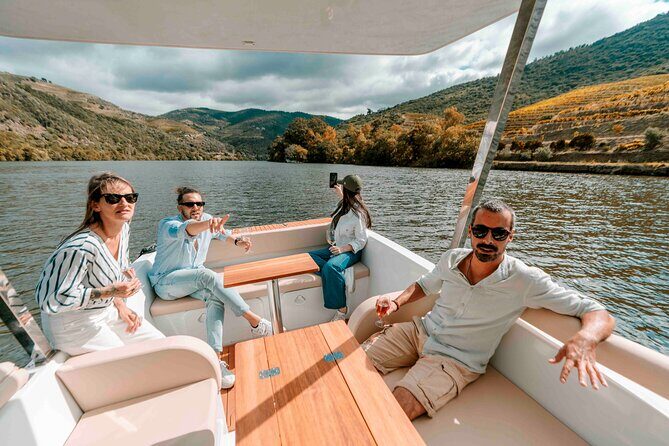 Pinhão: Electric Boat Experience 1h - Taste of Two Wines - FAQ