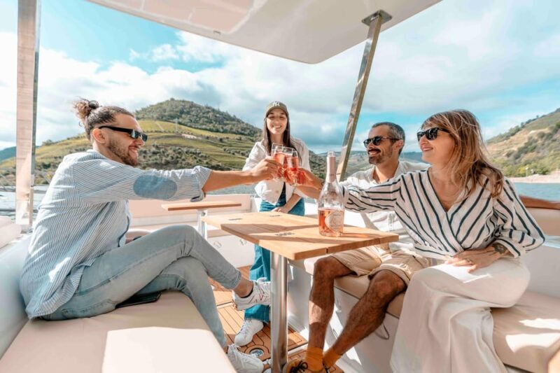 Pinhão: Private Electric Boat Tour 1h- Wine Tasting Included - Key Points