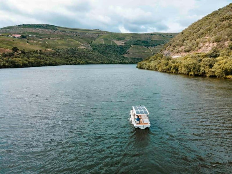 Pinhão: Private Electric Boat Tour 2h| Wine Tasting Included - Key Points