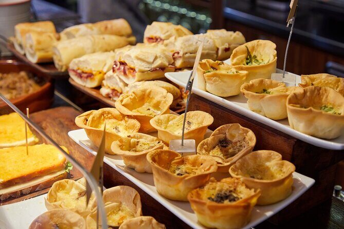 Pintxos Tasting in Bilbao Small Group or Private Walking Tour - The Food and Drink: Quality and Authenticity