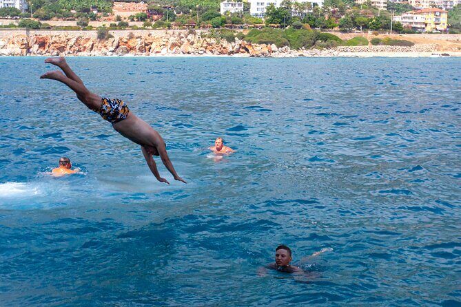 Pirate Adventure Cruise from Side - Key Points