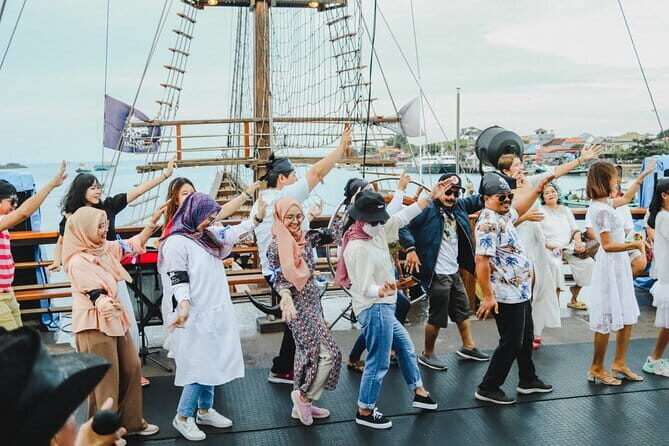 Pirate Dinner Cruise in Bali with Traditional Pinisi Boat - Who Should Consider This Experience?