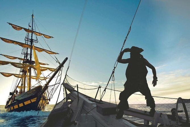Pirate Ship Sunset Dinner and Show in Los Cabos - The Experience in Detail
