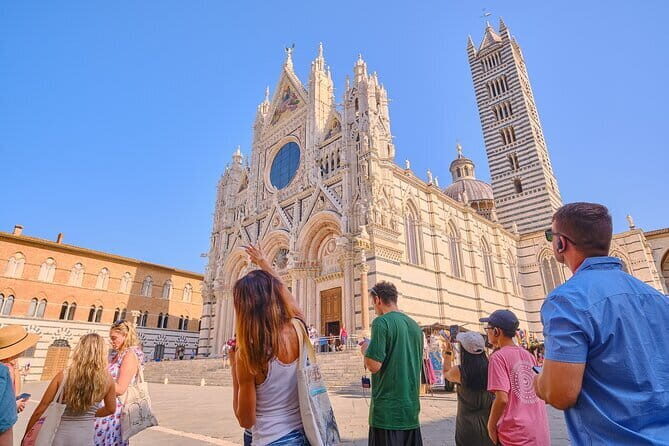 Pisa, Siena and San Gimignano Day Trip with Lunch & Wine Pairing - Pisa: The Iconic Leaning Tower