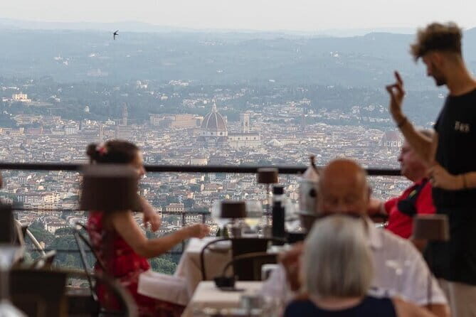 Pisa, Siena, San Gimignano and Chianti: Tuscany Day Trip by minivan - FAQs