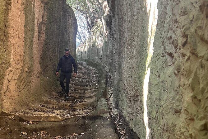 Pitigliano in the footstep of the Etruscan: Hike and wine tasting - FAQ
