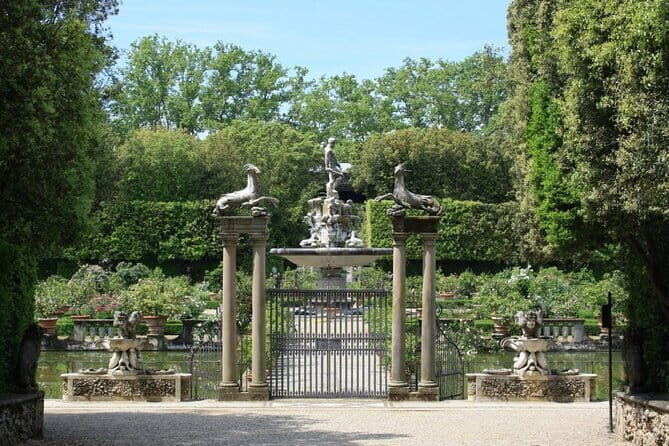 Pitti Palace, Boboli and Bardini gardens Tour with a local Guide - The Palazzo Pitti and Its Collections