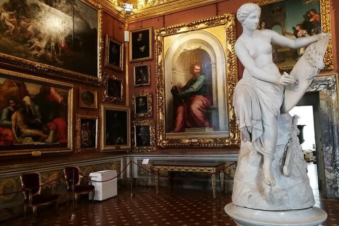Pitti Palace, Palatina Gallery and the Medici: Arts and Power in Florence. - The Palace and Its Setting: First Impressions