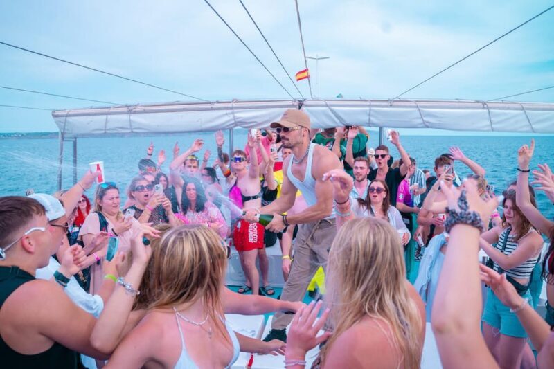 Playa de Palma: Boat Party with DJ, Buffet and Entertainment - Key Points