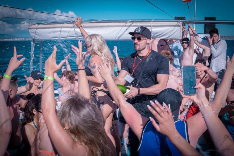Playa de Palma: Boat Party with DJ, Buffet and Entertainment - FAQs
