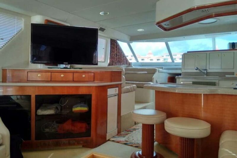 Playa Mujeres: Private Yacht Rental - 4hr SR55H4 #GMBSR55FUN - The Value and Cost Considerations