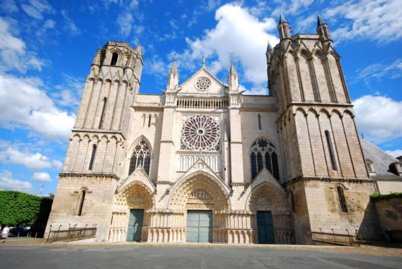 Poitiers: Eleanor of Aquitaine Walking Tour - Key Points