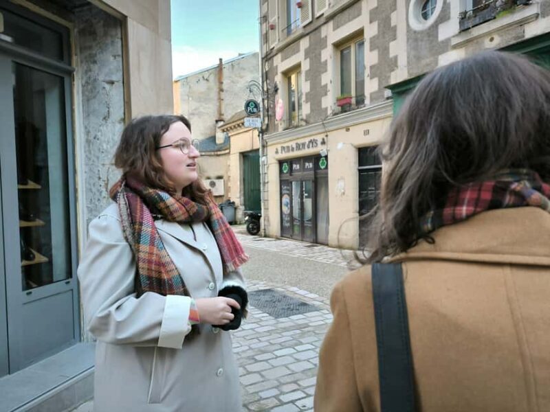 Poitiers: Eleanor's Treasure Hunt  Guided City Tour - Who Will Love It?