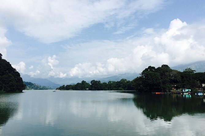 Pokhara: Sightseeing tour (Unguided) in Sharing Bus - An Overview of the Experience