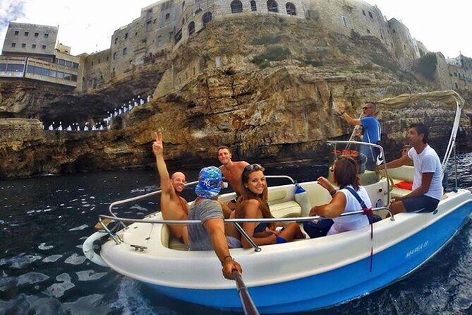 POLIGNANO BY BOAT: amazing sea caves and free drinks! - First Impressions and What to Expect