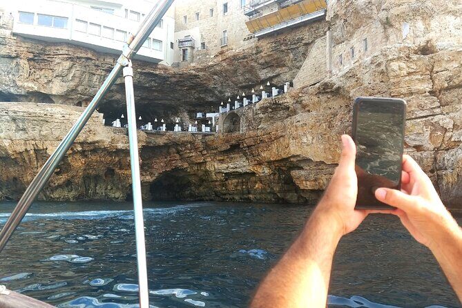 POLIGNANO BY BOAT: amazing sea caves and free drinks! - Authentic Experiences from Reviewers