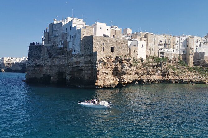 Polignano by boat Private excursion with aperitif - An In-Depth Review of the Polignano by Boat Private Excursion