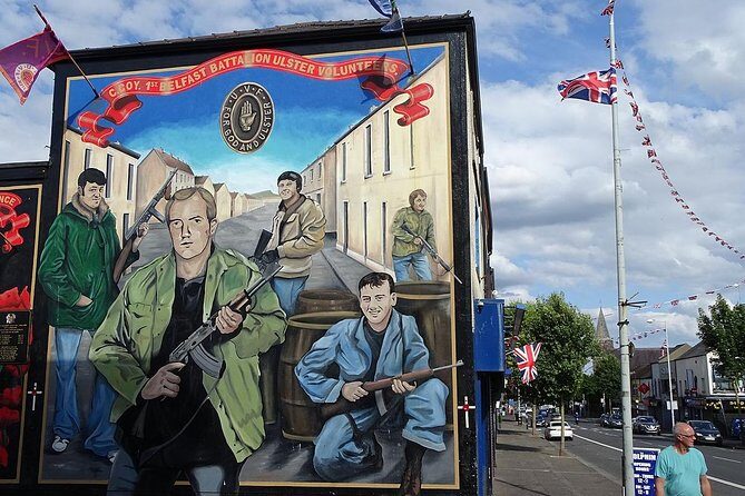 Political Taxi Tour Belfast (1-7 People) - Who Should Book This Tour?