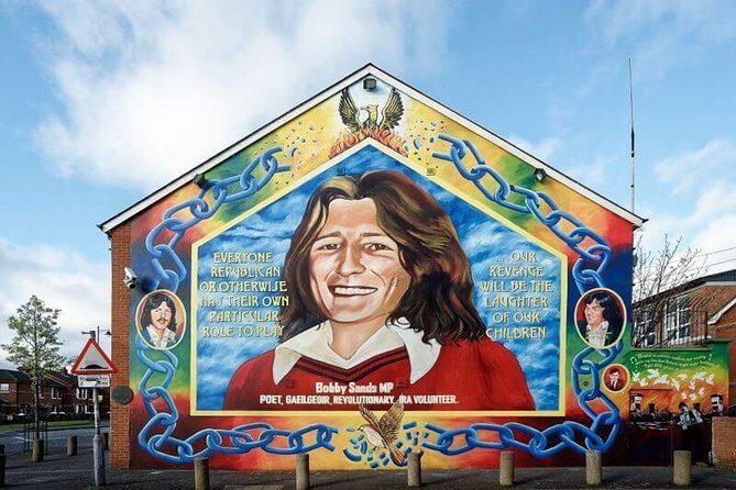 Political Taxi Tour Belfast (1-7 People) - The Sum Up