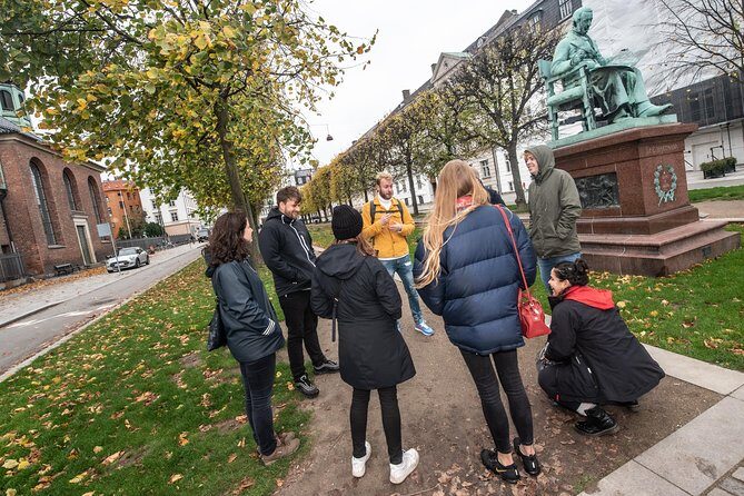Politically Incorrect Private Highlights Walking Tour - Key Points
