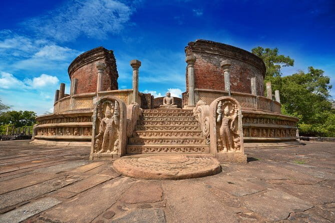 Polonnaruwa Ancient Kingdom and Wild Elephant Safari from Sigiriya - Key Points