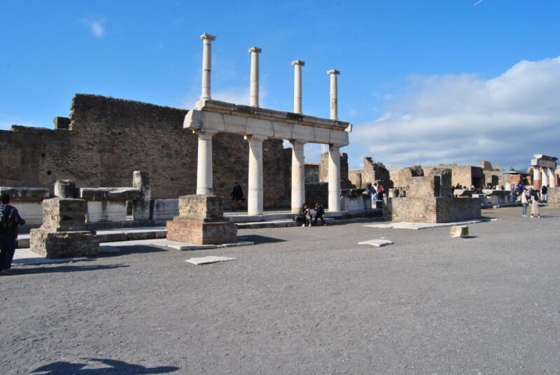 POMPEI SMALL GROUP MASSIMO 8 PERSONE - FAQs