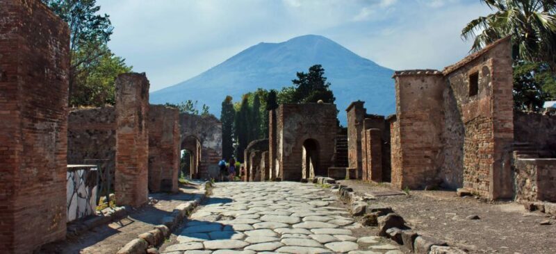 Pompeii: 2-Hour Walking Tour with professional guide - Key Points